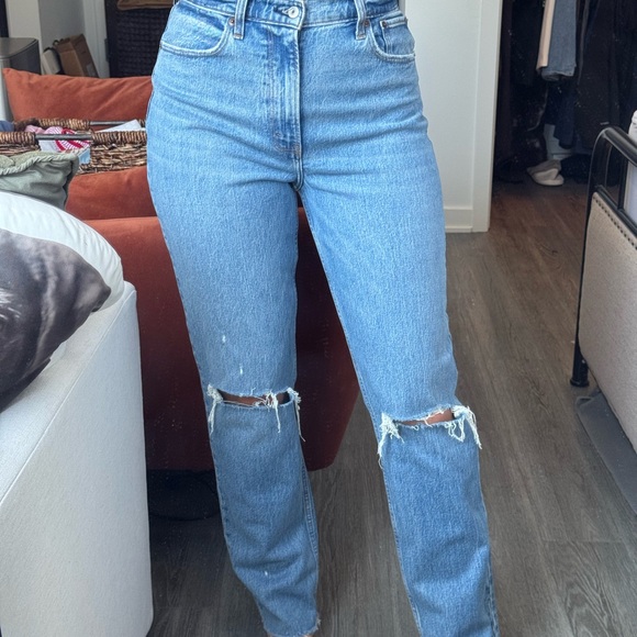 Abercrombie & Fitch 90's Straight Ultra High Rise Blue Distressed Jeans - Picture 4 of 5